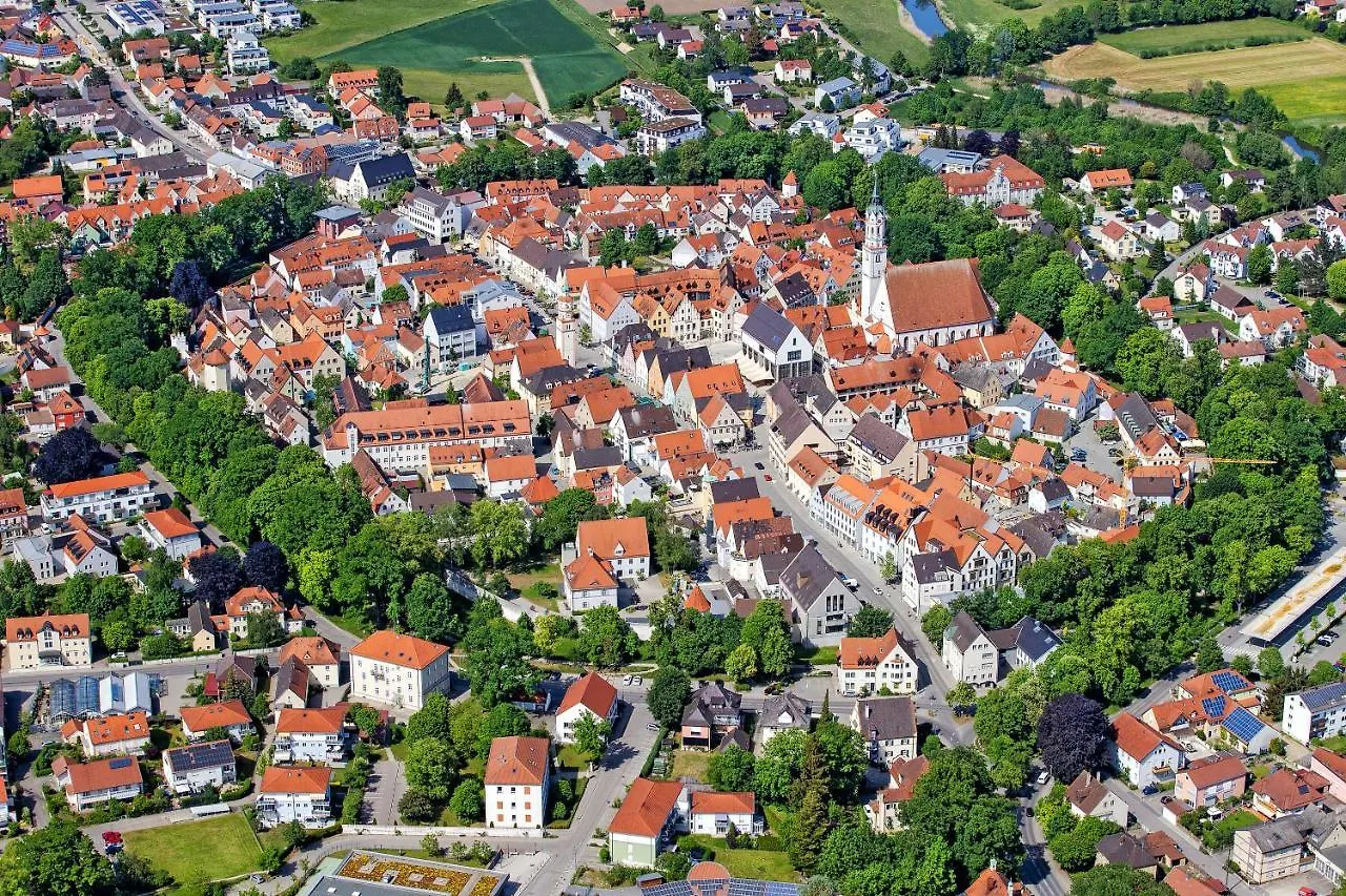 Guest house Wohnen Am Wasserschloss Sandizell Schrobenhausen
