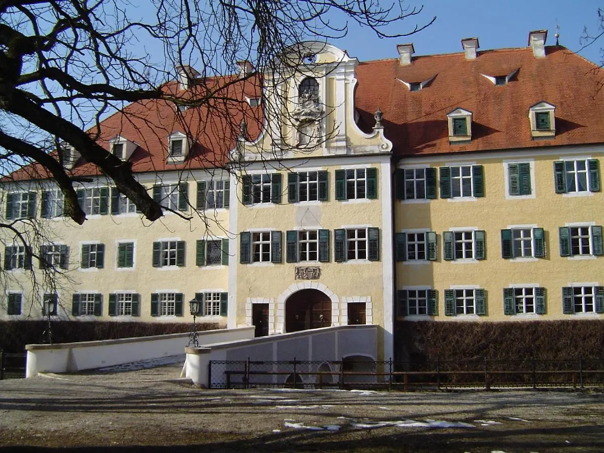 Guest house Wohnen Am Wasserschloss Sandizell Schrobenhausen